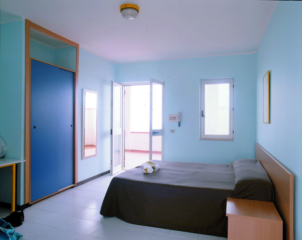 Hotel Villaggio Costa Ripa 로디가르가니코 외부 사진